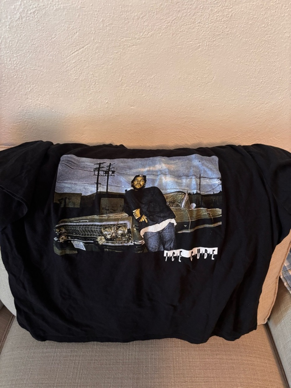 Black Graphic Tee Ice Cube and Classic Car